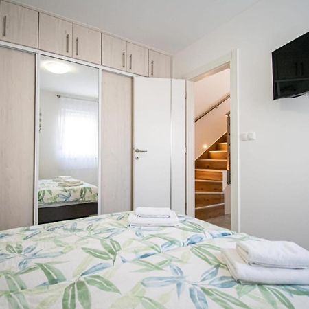 Luxury Apartment With Swimming Pool Ana Трогір Екстер'єр фото