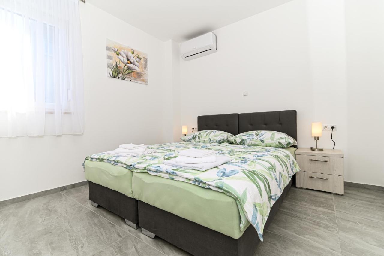 Luxury Apartment With Swimming Pool Ana Трогір Екстер'єр фото