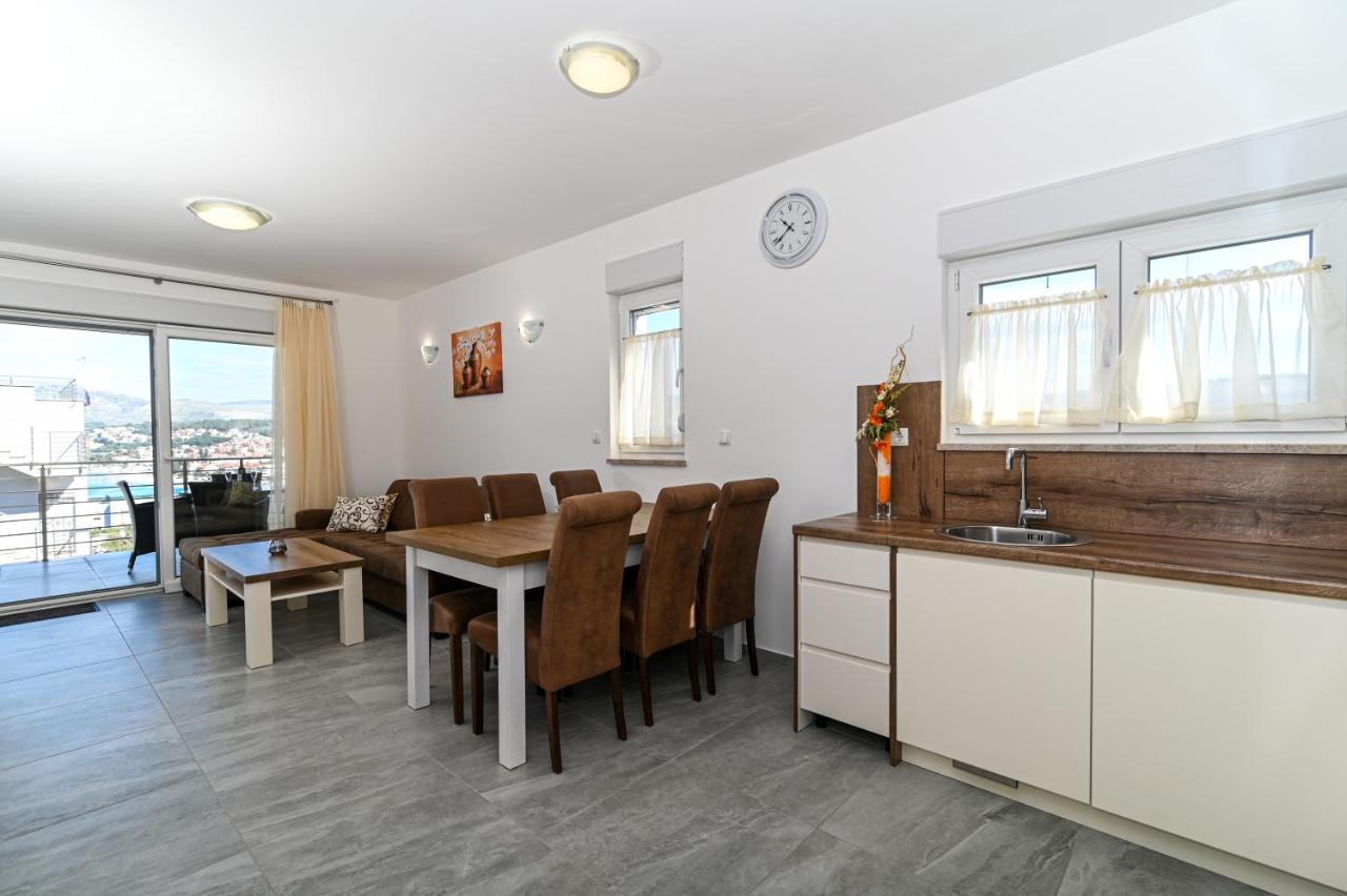 Luxury Apartment With Swimming Pool Ana Трогір Екстер'єр фото